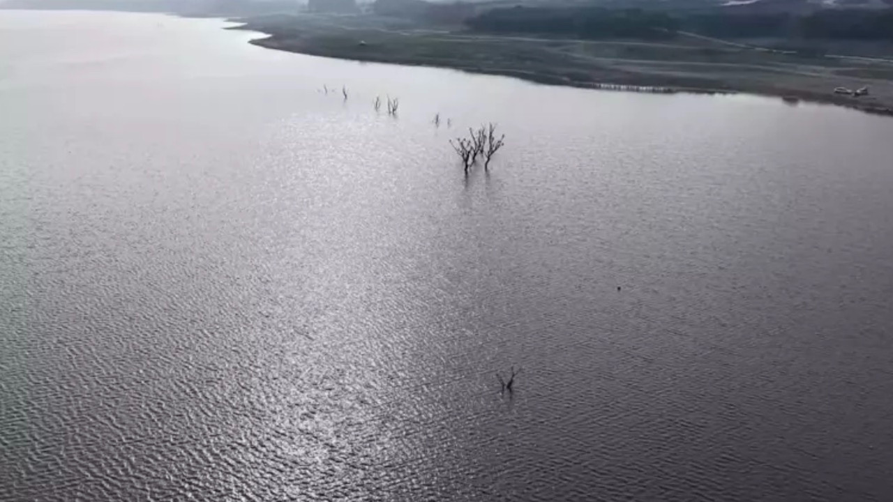 Uzman isim İstanbul'u uyardı! Yağmur yağıyor ama barajlarda su yok