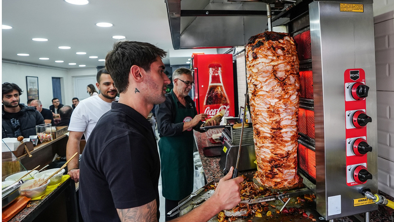 Beşiktaş'ın eski futbolcusu Orkan Çınar dönerci oldu