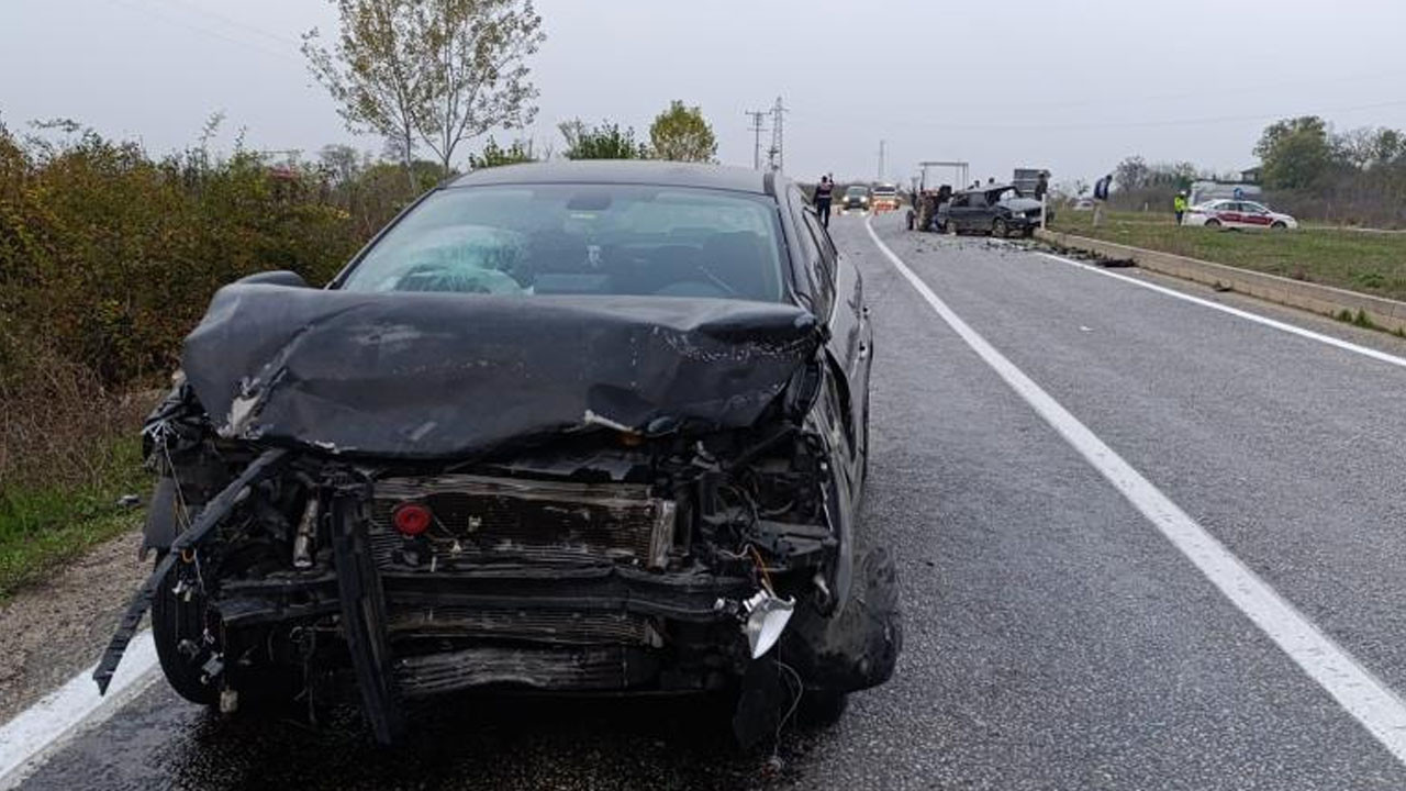 Bursa'da 2 otomobil çarpıştı: 1 ölü