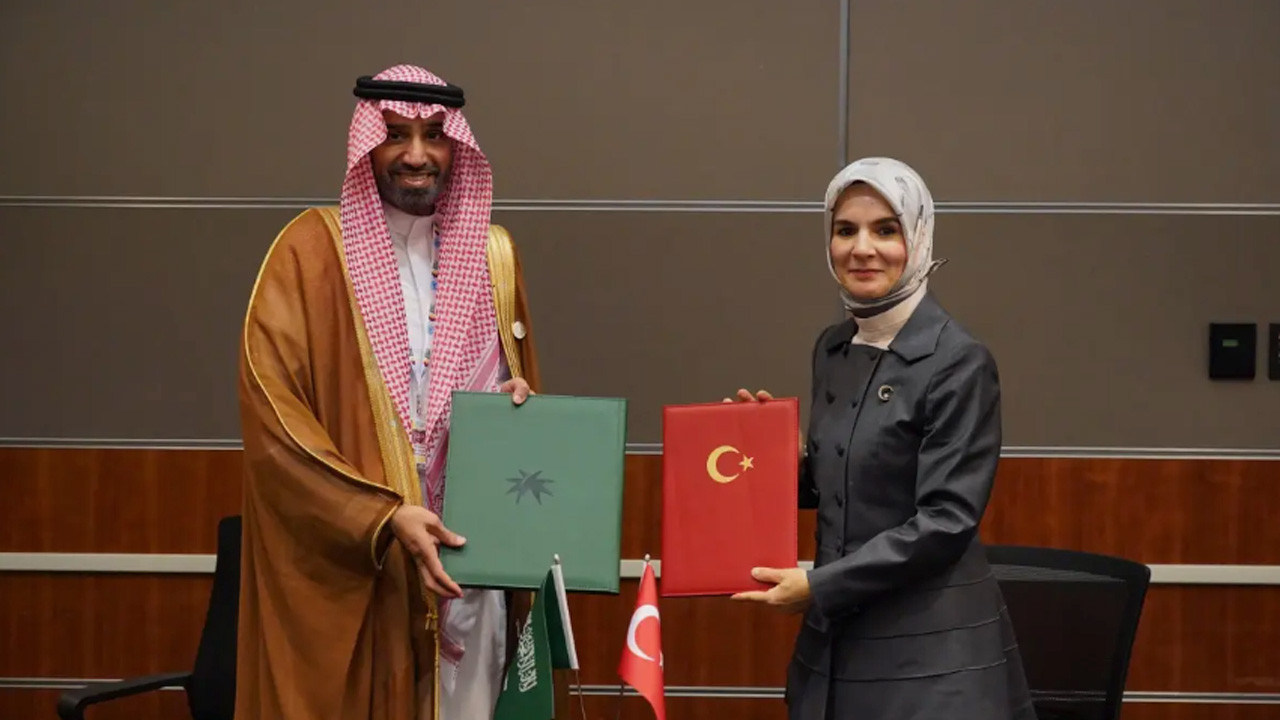 Bakan Göktaş, Suudi Arabistanlı mevkidaşıyla sosyal hizmetler alanında işbirliği mutabakat zaptı imzaladı