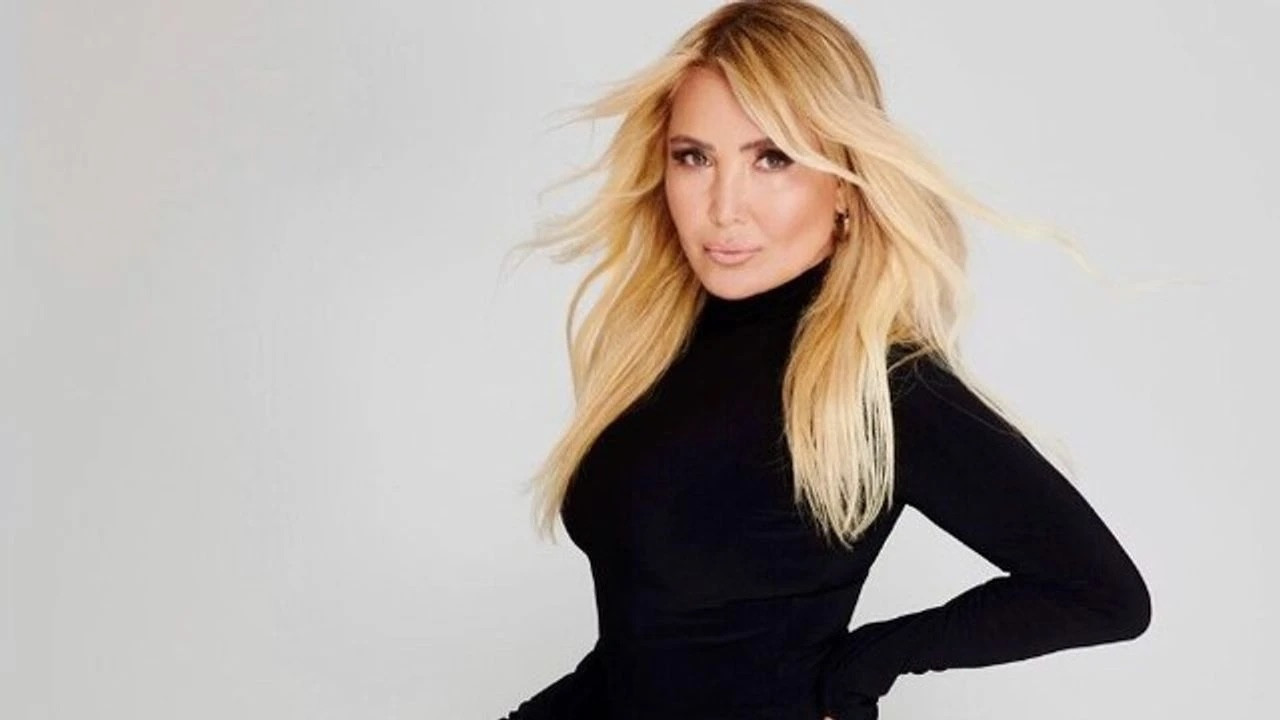 Yonca Evcimik fit görüntüsü ile şaşırttı! Yaşını duyunca inanamayacaksınız...