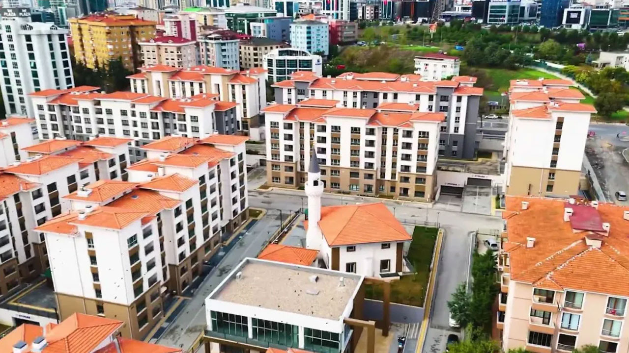 İstanbul'da kentsel dönüşümü tamamlanan konut ve iş yerleri teslim ediliyor