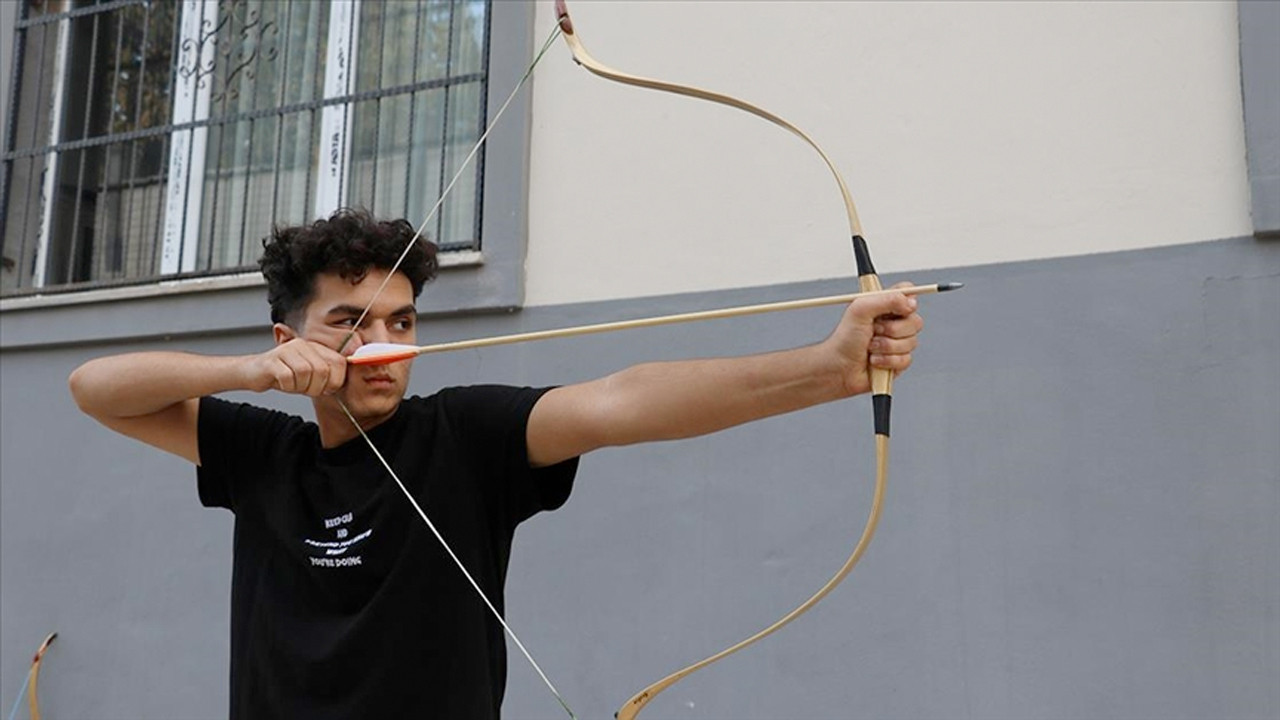 Dizilerden görüp merak saldığı okçulukta Türkiye rekoru kırdı