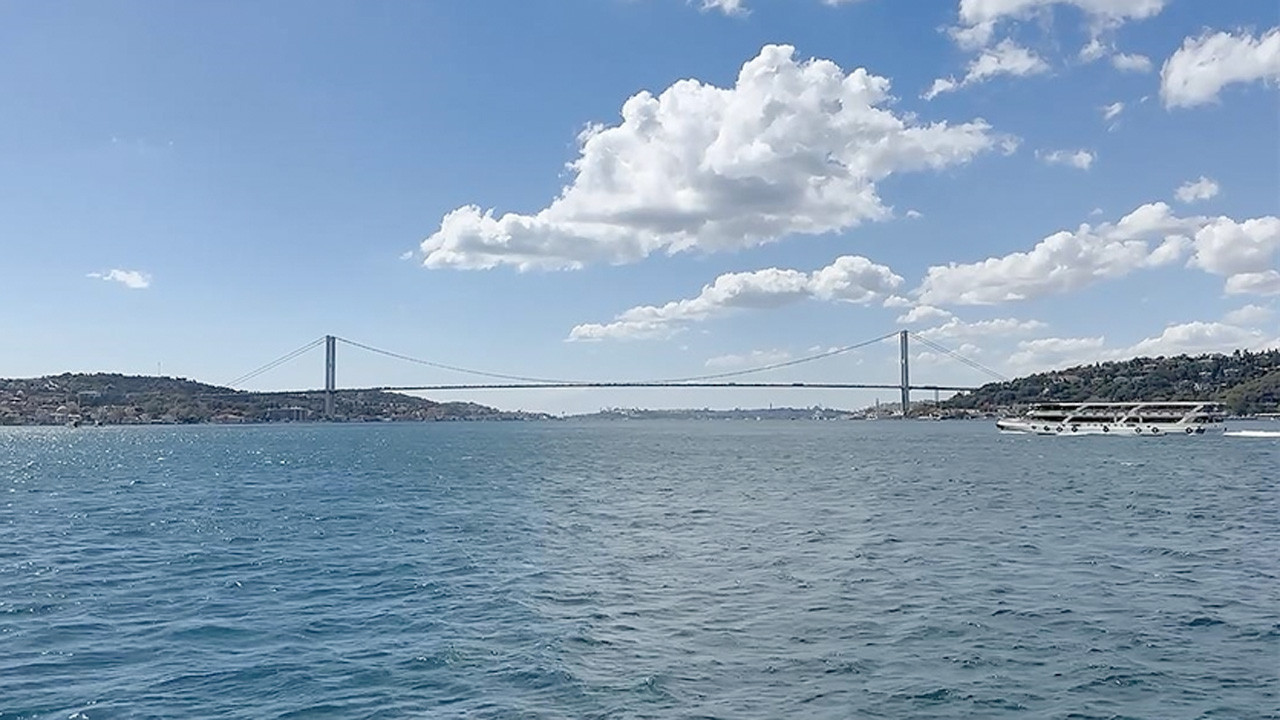 İstanbul'da sahilde balık tutan vatandaşlar erkek cesedi buldu