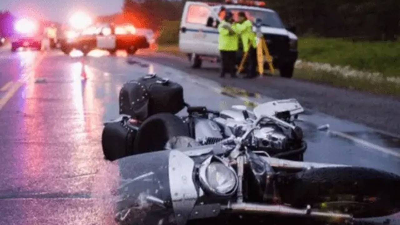 Trabzon'da devrilen motosikletin sürücüsü öldü