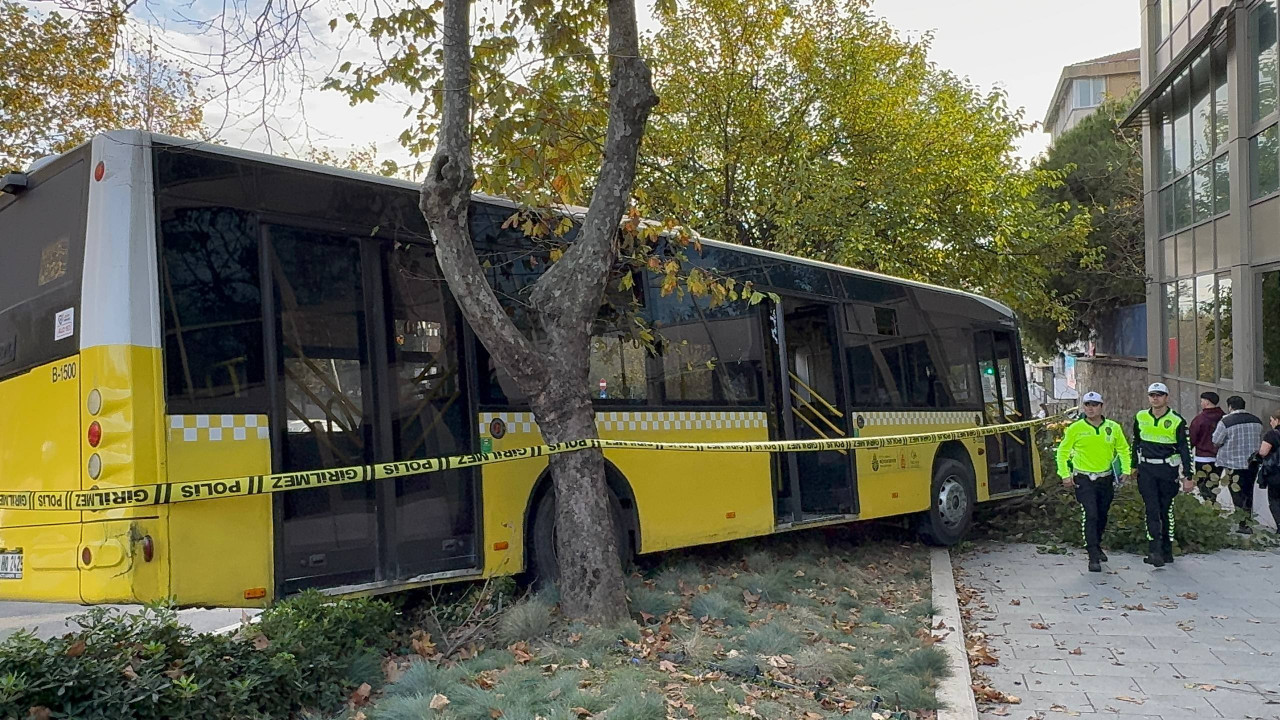 İETT otobüsü şoförü seyir halindeyken kalp krizi geçirdi