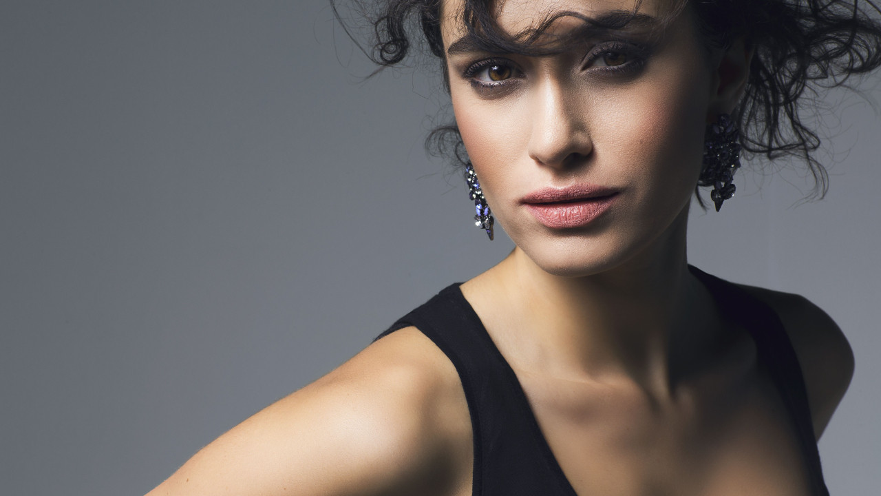 Hande Doğandemir tek taş yüzüğü ile paylaştı! Ortalık karıştı...