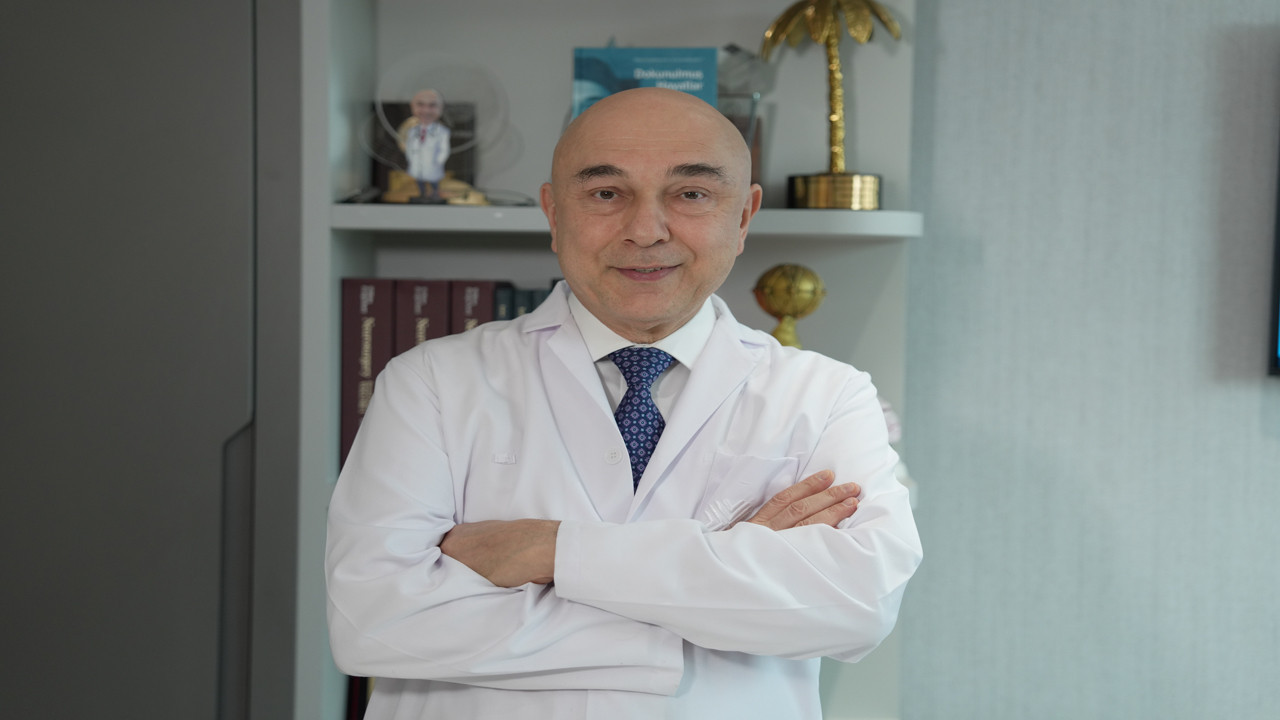 Parkinson'un ilk sinyali 'basit' bir titreme olabilir! Günlük yaşamı etkileyen titremelere karşı beyin pili ve akıllı ses ötesi tedavisi