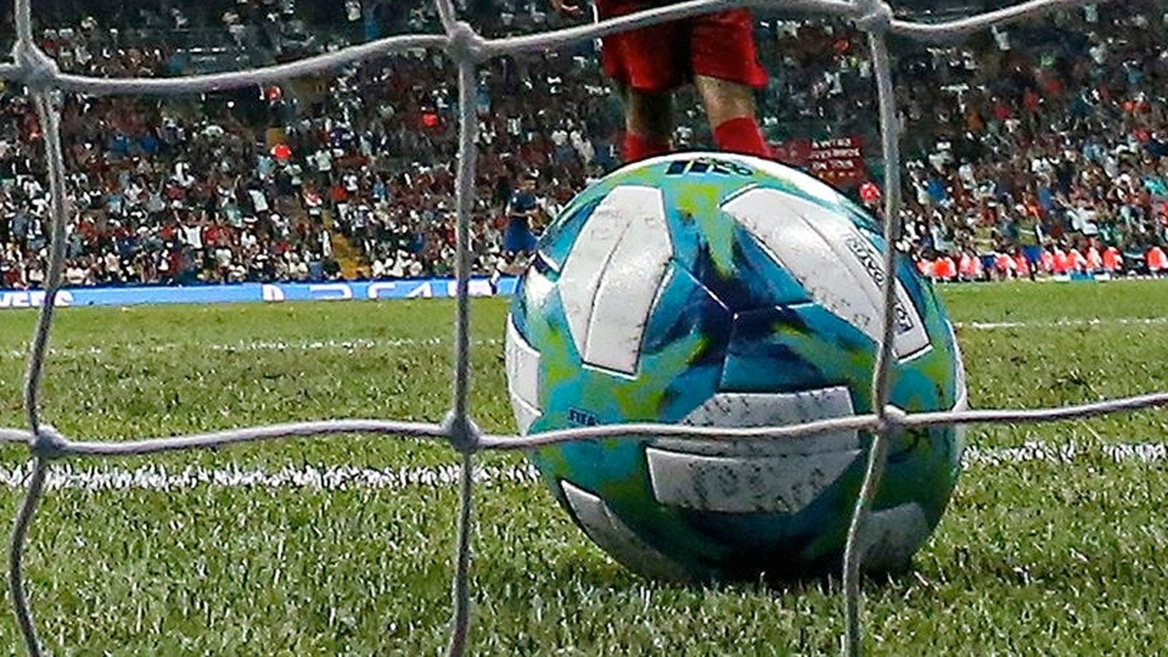 Zeki Çelik gol attı Roma Seria A'da zirveyi Inter ile paylaştı