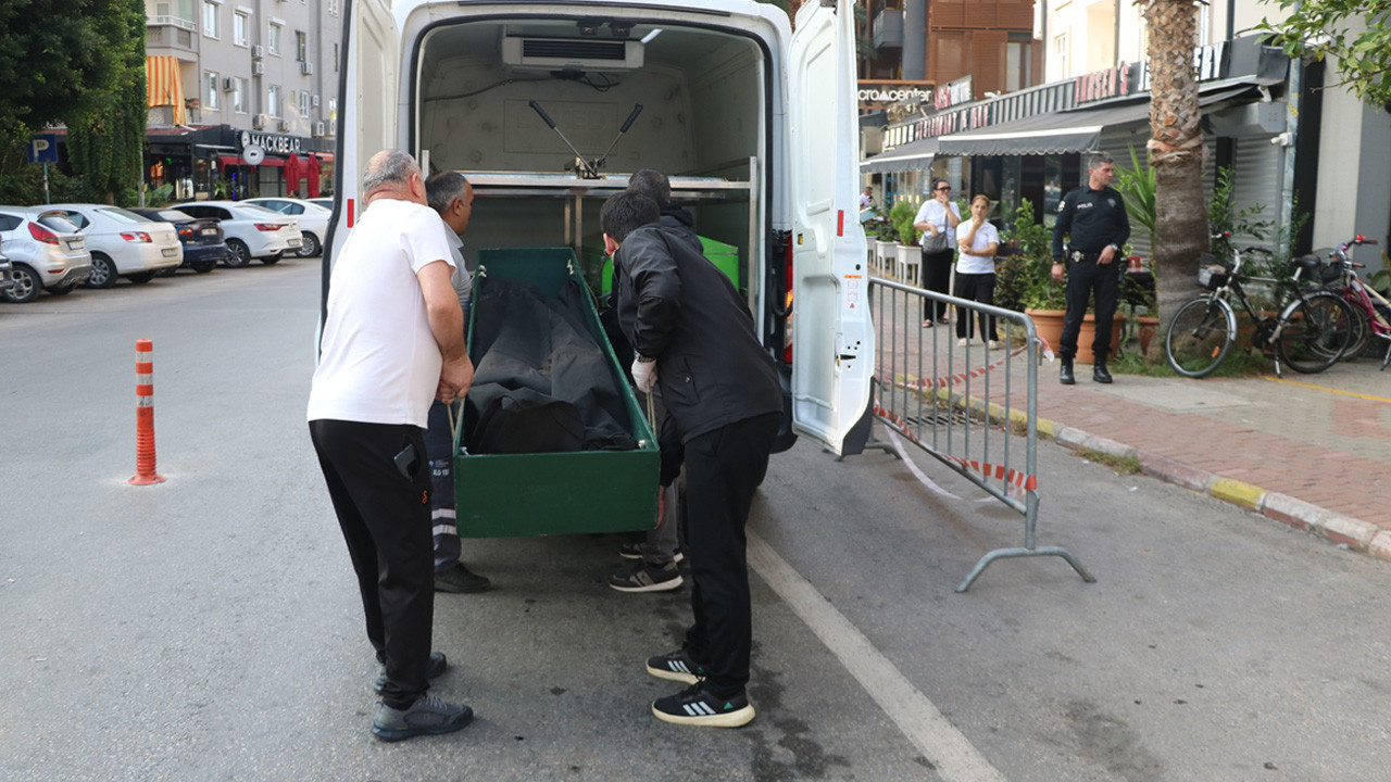 Alanya'da yabancı turist otel odasında ölü bulundu