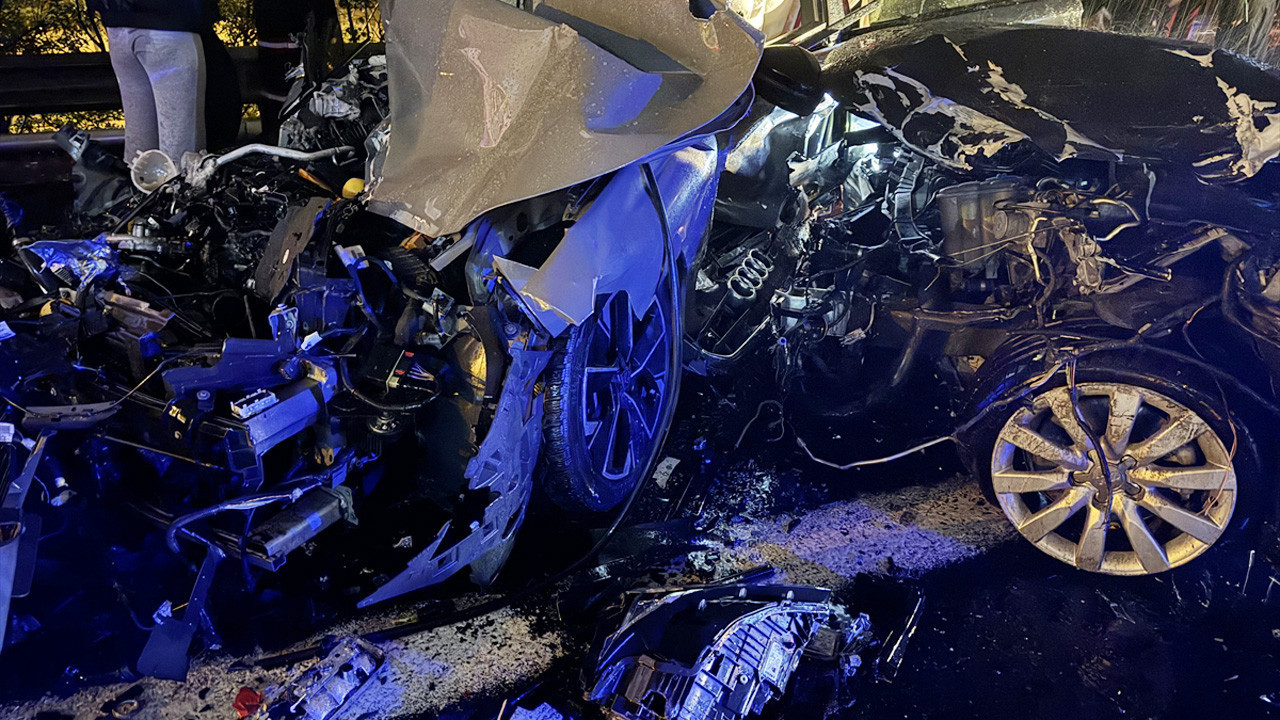 Ataşehir'de 5 araç birbirine girdi: 3'si ağır 6 yaralı