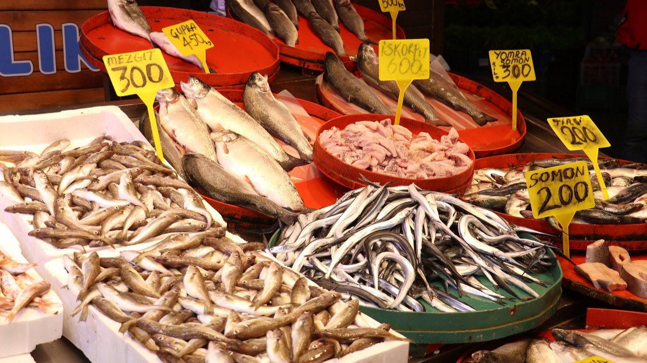 Hamsi bolluğu tezgaha yansıdı! Fiyatlar düştü