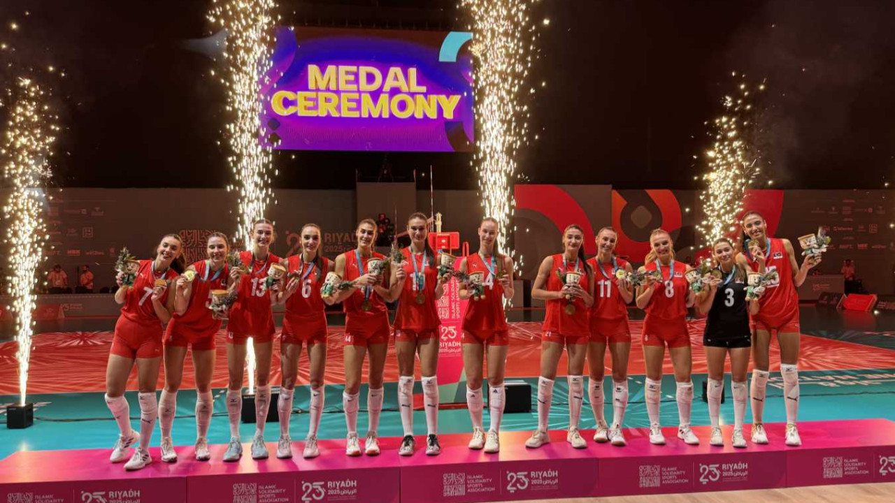 Kadın Milli Voleybol Takımı'mız İslami Dayanışma Oyunları'nda şampiyon