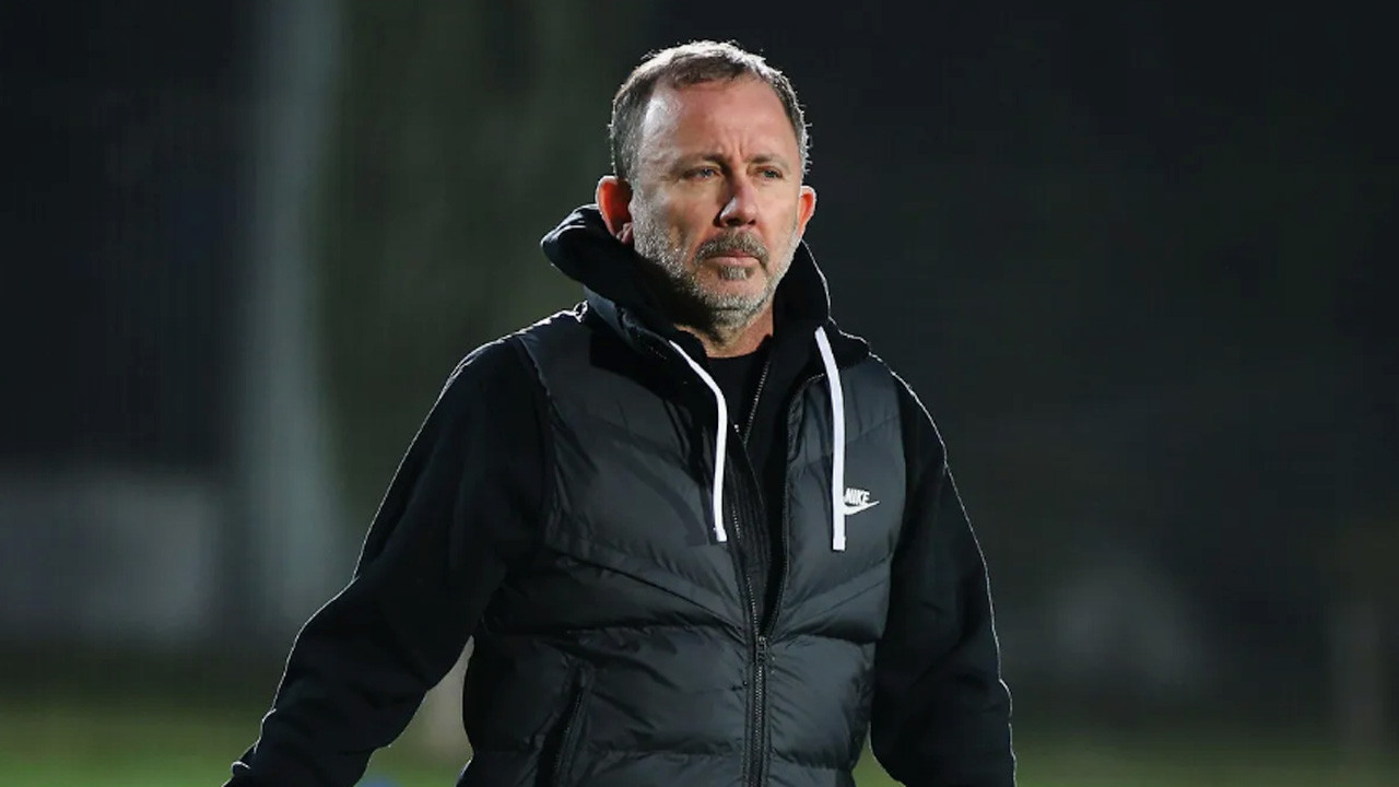 Sergen Yalçın açtı ağzını yumdu gözünü! Rafa Silva'ya fena salladı, sözleri olay oldu