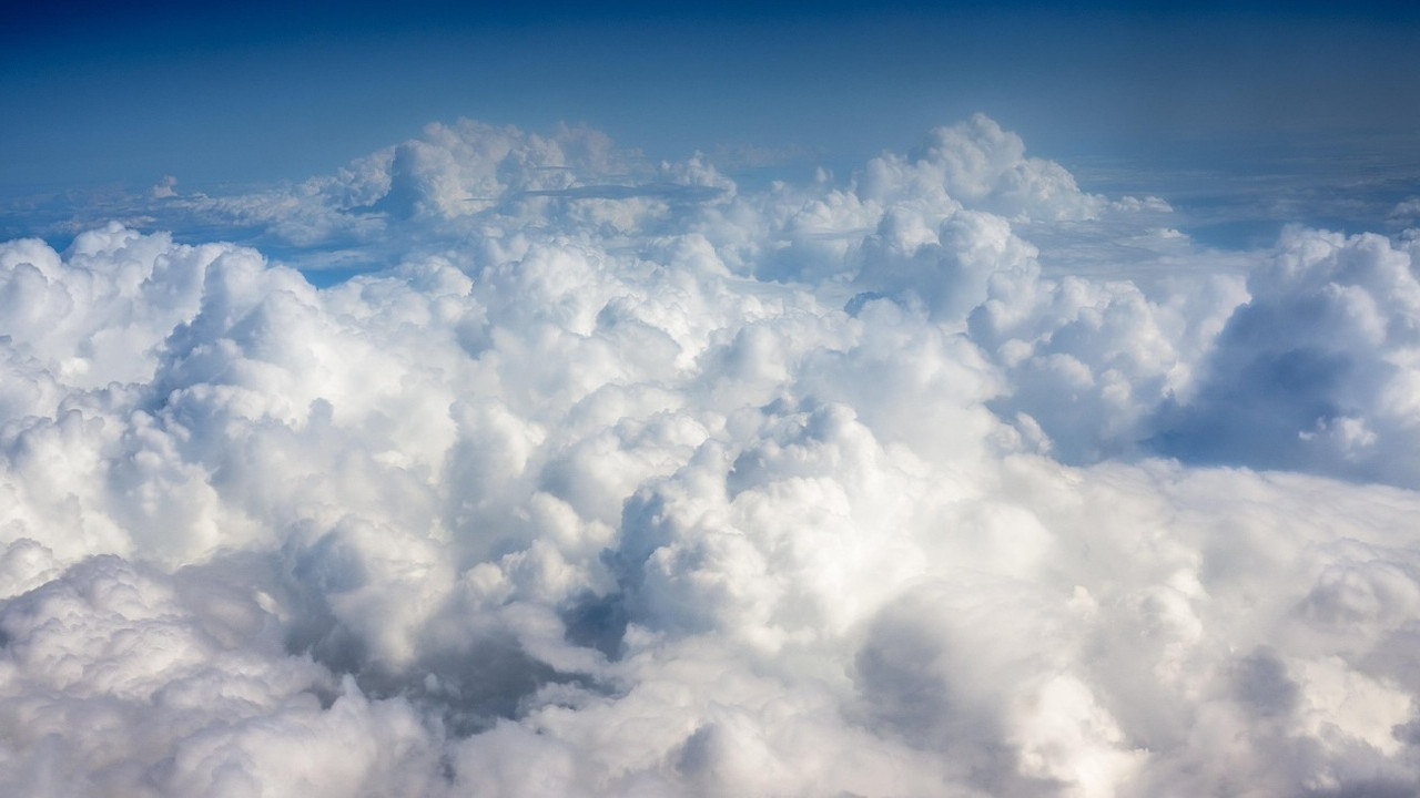 Kuraklık sorunu yaşanan İran'da bulut tohumlama başladı