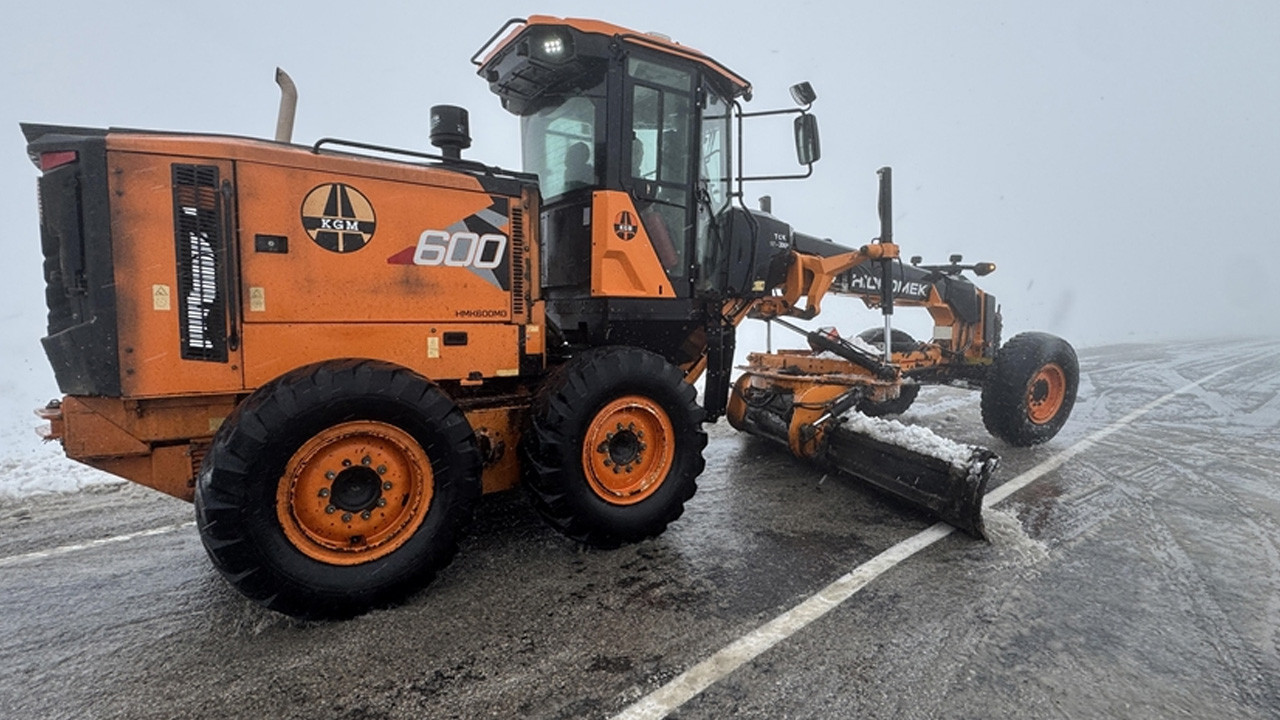 Ulaştırma ekiplerinin karla mücadele mesaisi başladı