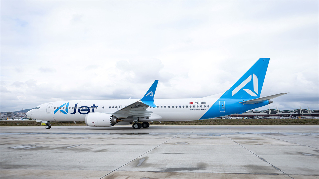 AJet’in 2 yeni "Boeing 737-8 MAX" uçağı İstanbul’a geldi
