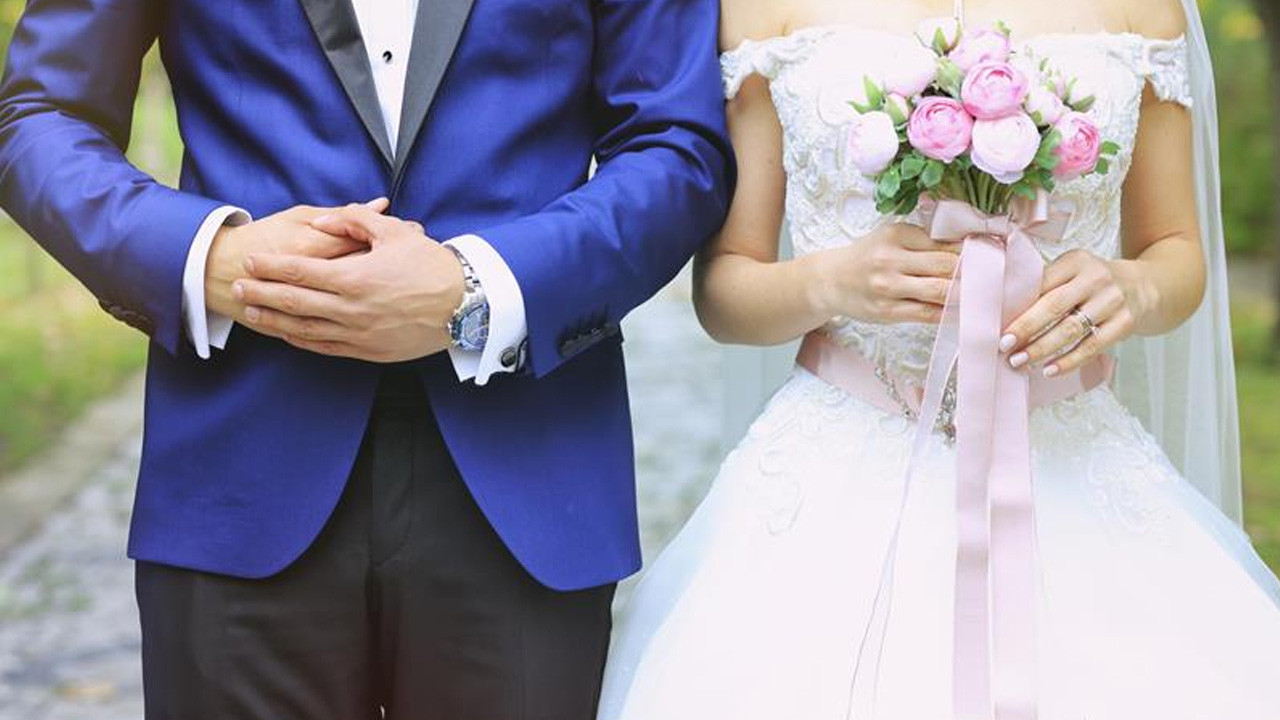 Düğün fotoğraflarını müşterilerine izinsiz gösteren fotoğrafçıya hapis şoku