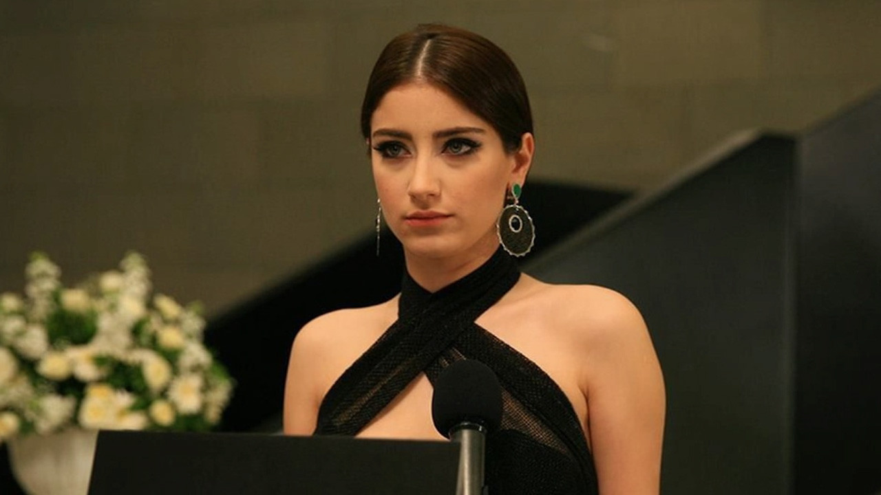 Hazal Kaya imaj değiştirdi, galada kameraların karşısına geçti! Kimse tanıyamadı, ortalık alev aldı