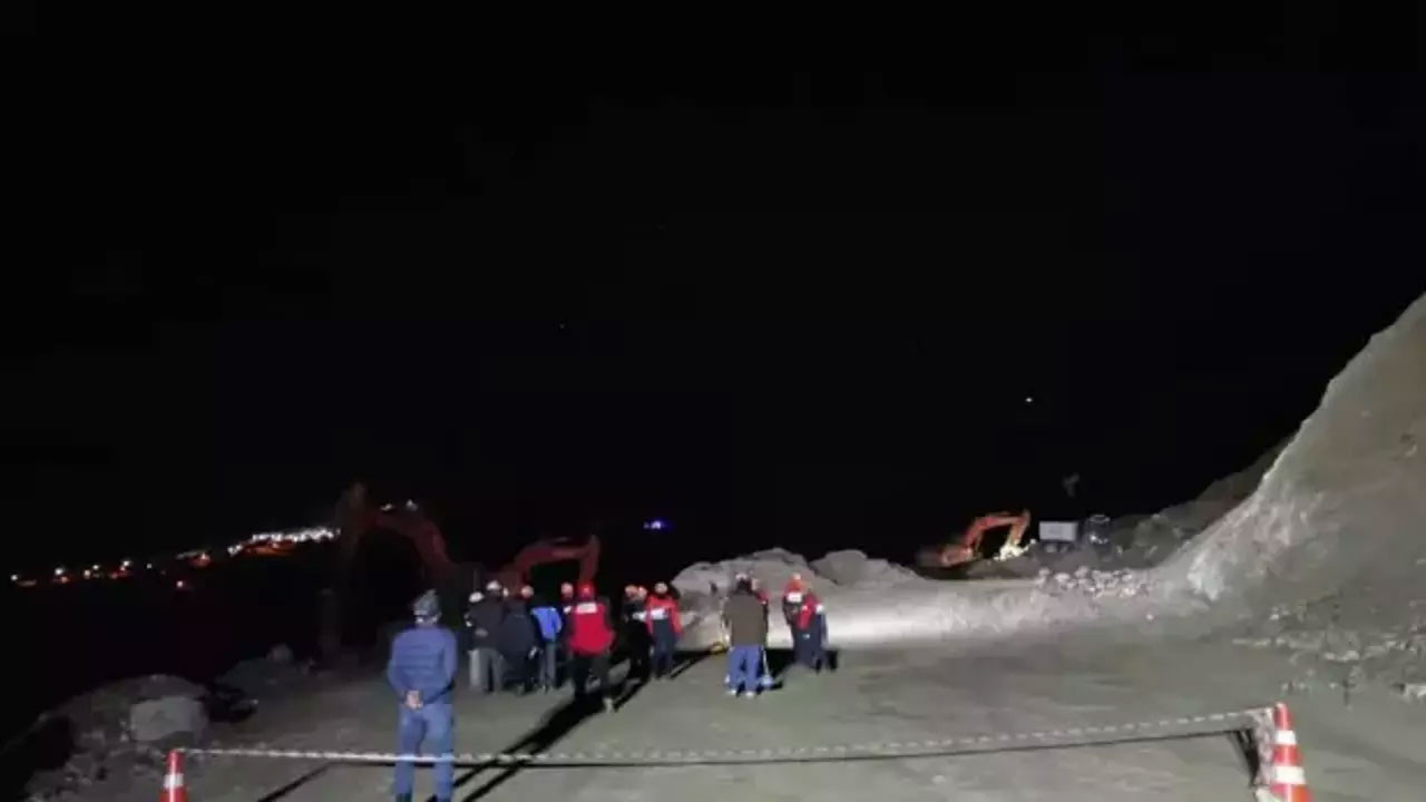 Sivas'ta maden ocağında göçük: 1 işçiyi kurtarma çalışmaları sürüyor