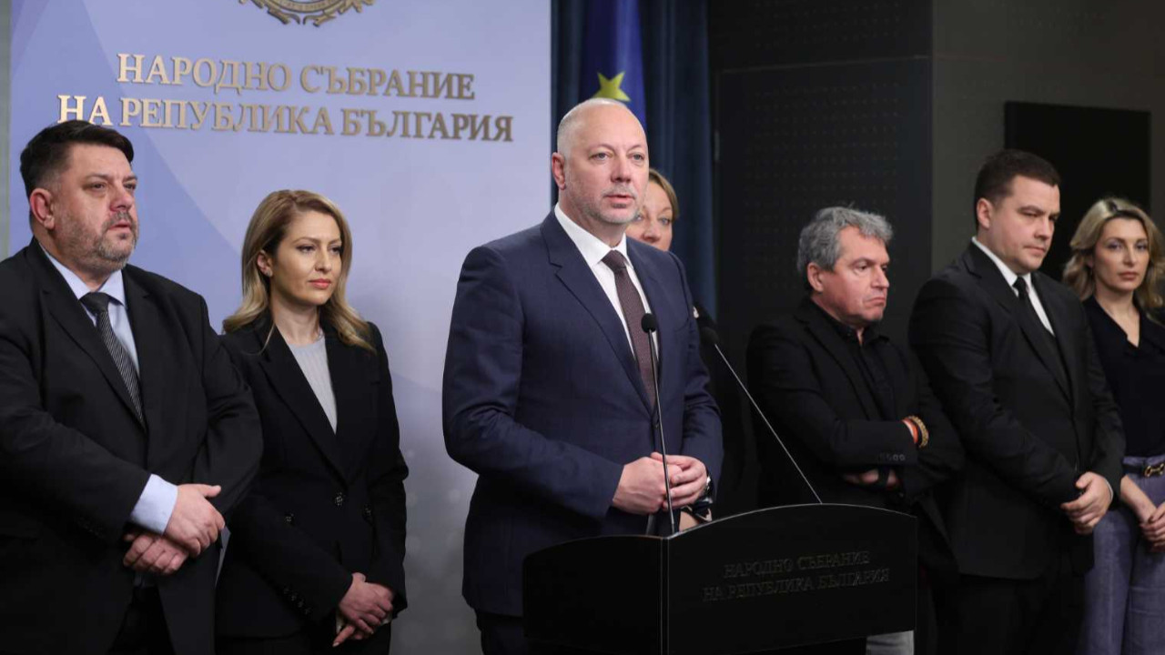 Bulgaristan&#039;da hükümet istifa etti! Erken seçim...