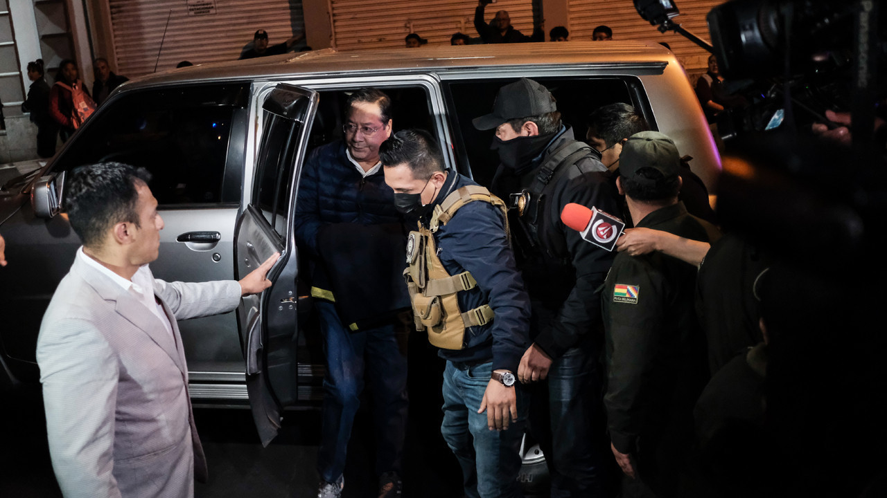 Eski devlet başkanı "yolsuzluk" soruşturmasında tutuklandı