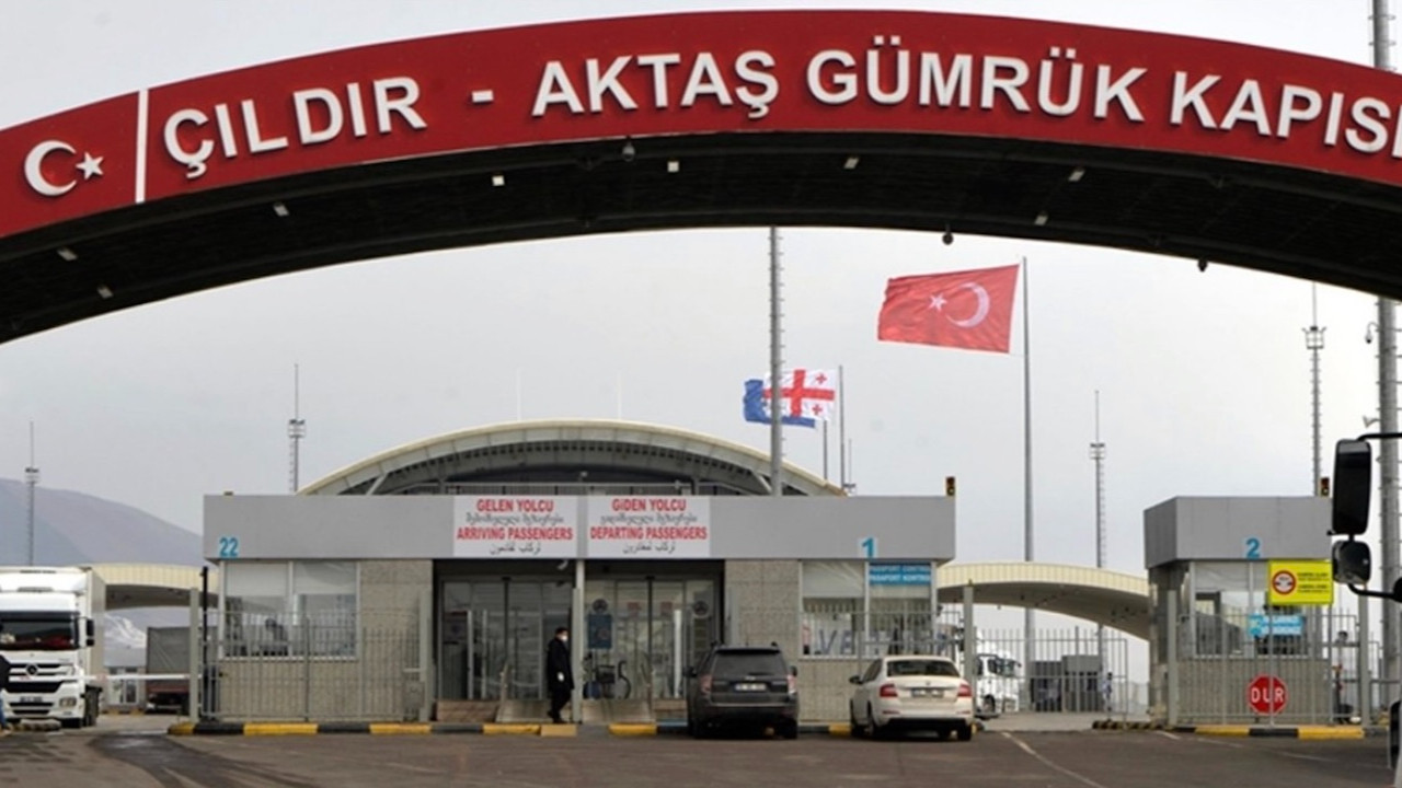 Yalnızca kimlik yetmeyecek! Artık komşu ülkeye geçerken zorunlu olacak...