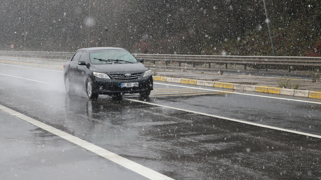 Bolu Dağı'nda kar yağışı başladı