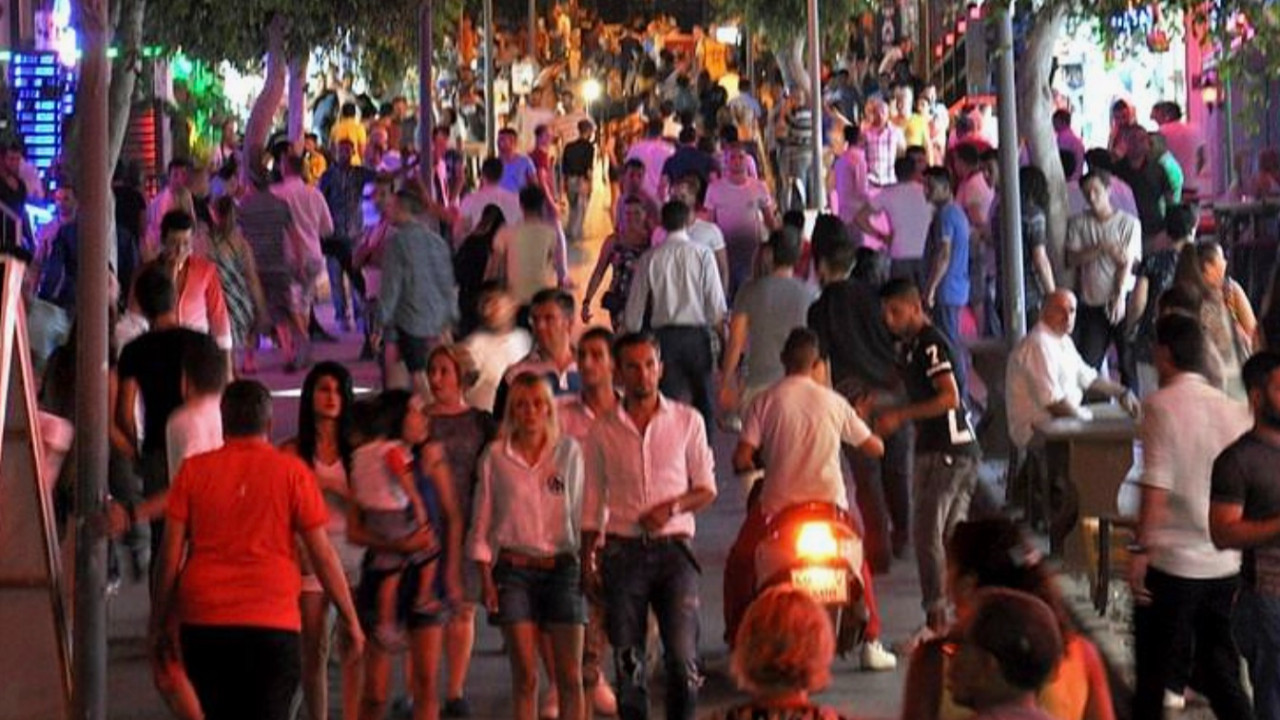 En çok turist çeken kentlerden biri ama! Her 3 kişiden biri ayrılmak istiyor! İşte sebebi...