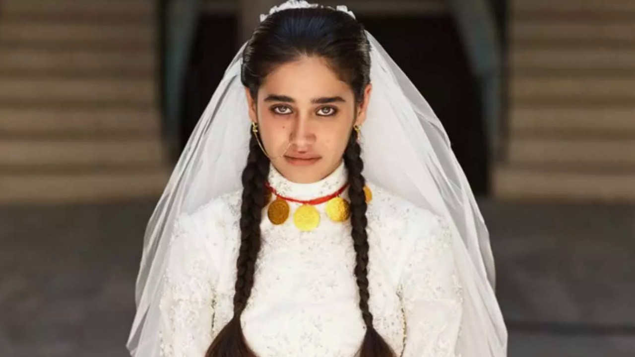 Meltem Miraloğlu dinini değiştirdi papa ile evlendi...