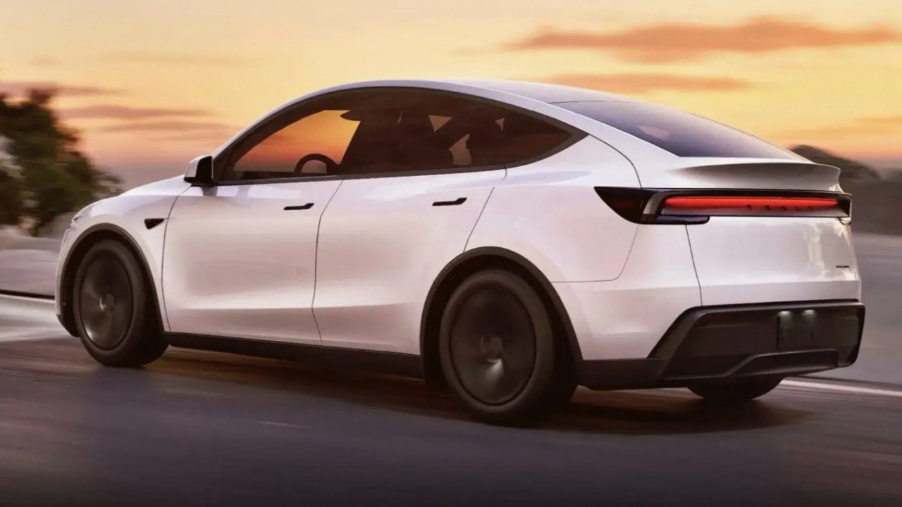 Xiaomi SU7 2026 modeliyle fırtına gibi esecek! Resmen Tesla’ya rakip geliyor!