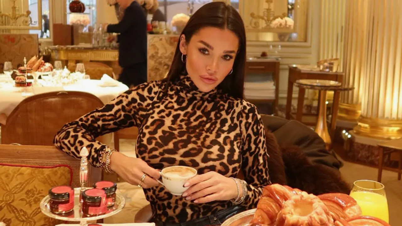 Sosyal medya yıkıldı! Ünlü fenomen Ezgi Fındık için yakalama kararı