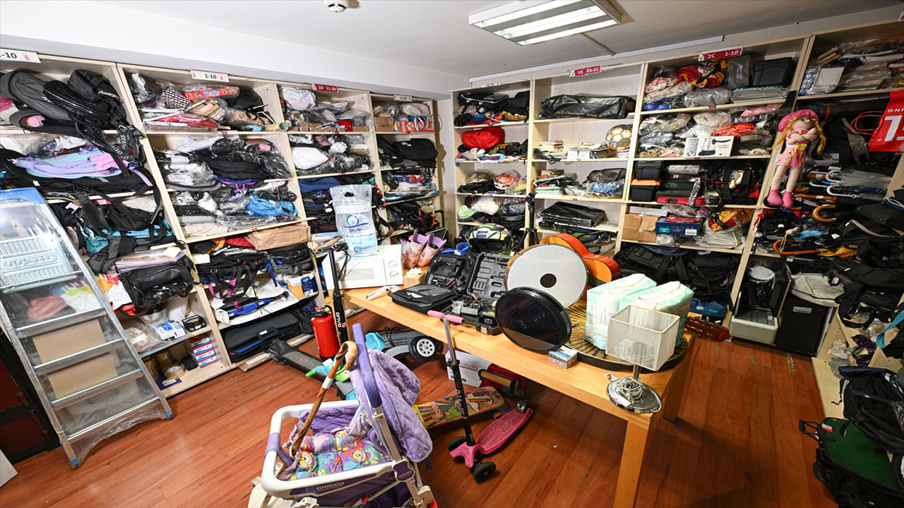 İETT araçlarında unutulan eşyalar sergilendi! Aralarında en ilginci...