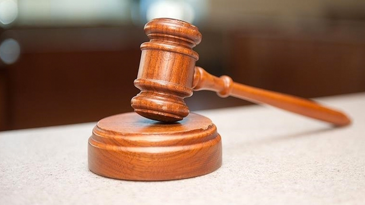 Uyuyan eşini üzerine kızgın yağ dökerek öldürdü