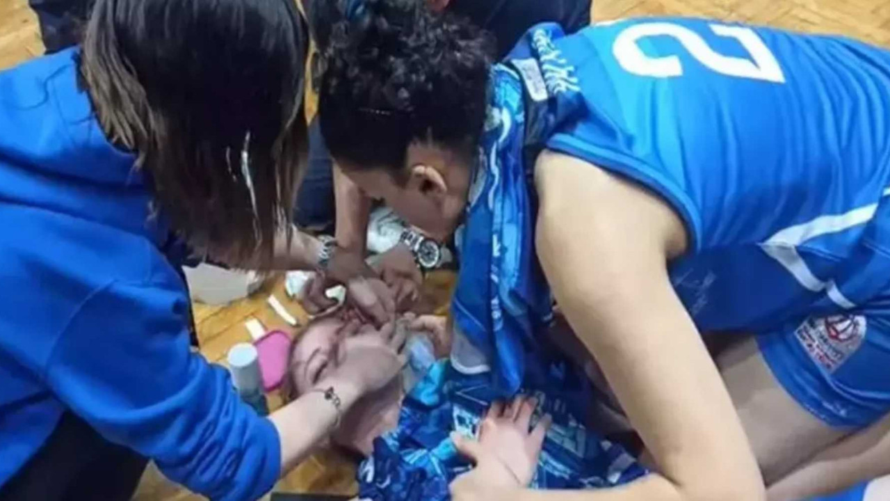 Kadın basketbol maçında ortalık karıştı! Yumruklar havada uçuştu