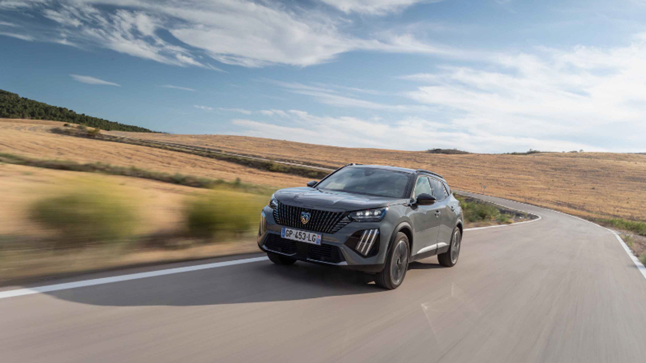 Peugeot, 408 ve 2008 modellerinin 48V hibrit versiyonunu Türkiye'de satışa çıkardı