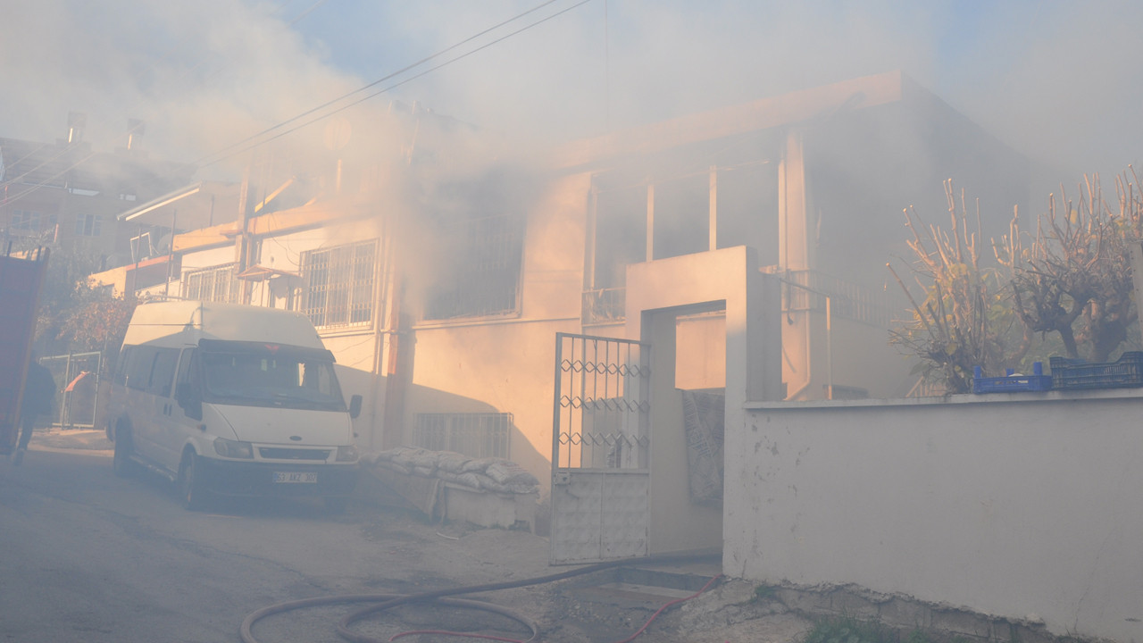 Mersin'de yangın faciası! 1 ve 7 yaşında iki kardeş hayatını kaybetti