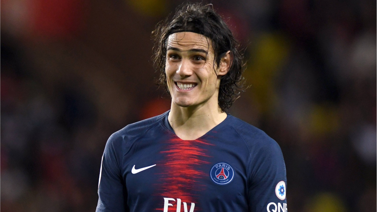 Efsane futbolcu Edinson Cavani futbolu bıraktığını açıkladı