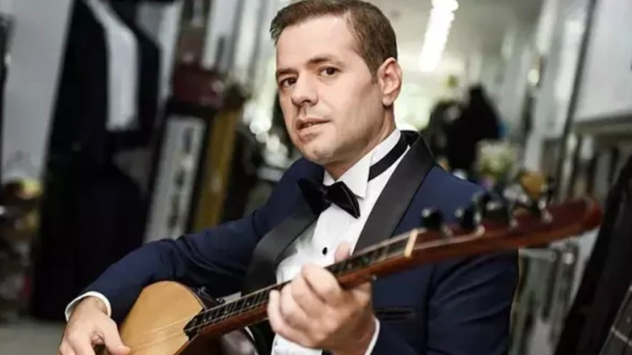 Engin Nurşani'nin oğlu büyüdü! Babasının sazı ile söylediği türkü gözyaşlarına boğdu...