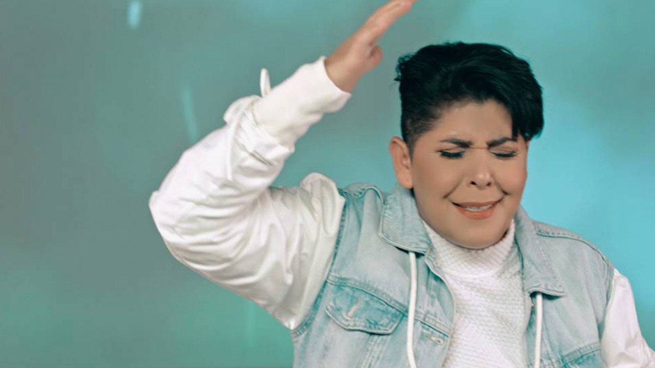 Lösemiyle mücadele eden Cansever'in son durumu nasıl? Ünlü şarkıcı hastane odasından paylaştı