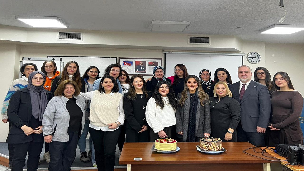 UND'nin kadın tır sürücü adayları mezun oldu