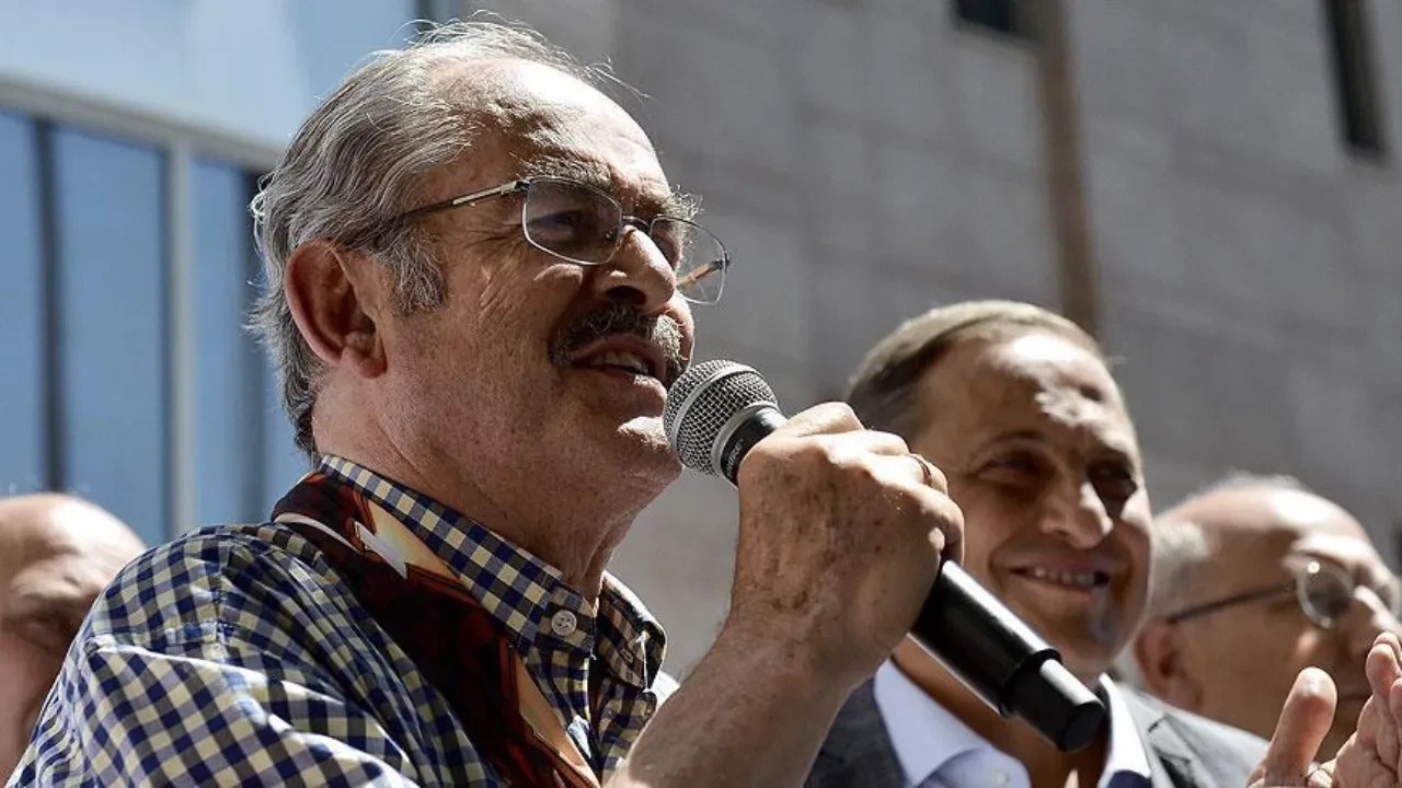 Yılmaz Büyükerşen aktif siyaseti bıraktığını duyurdu!