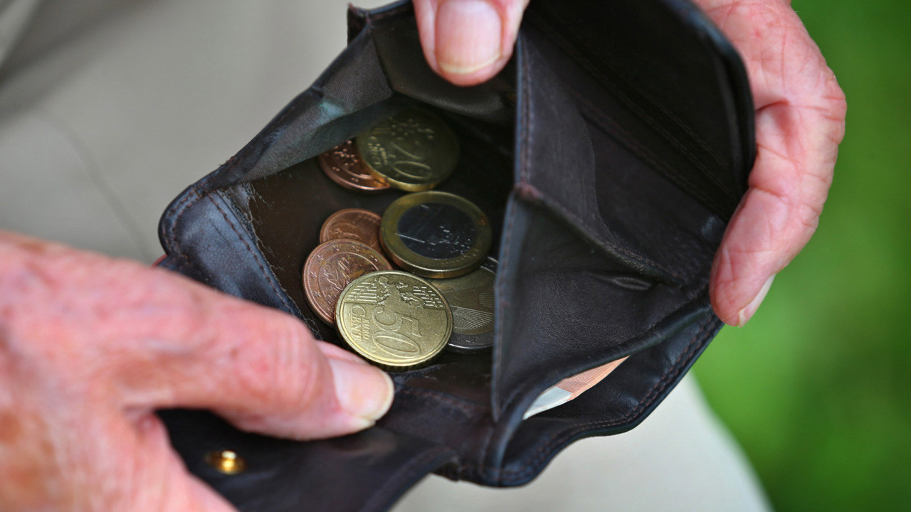 Emekliye yüzde 40 zam! AK Partili isim Erdoğan müdahale eder deyip öneriye açıkladı