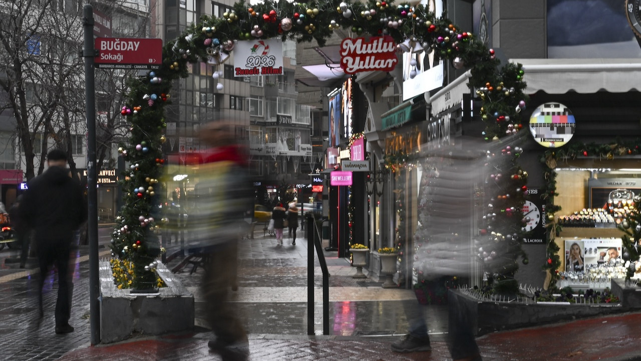 Ankara'da yılbaşı öncesi alışveriş hareketliliği yaşanıyor