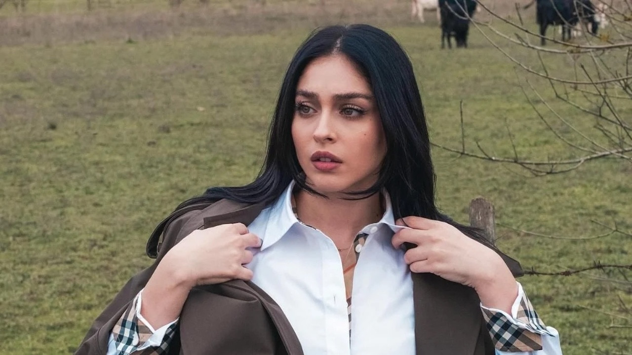 Cemre Baysel ünlü pilota gönlünü mü kaptırdı? İşte kareler...