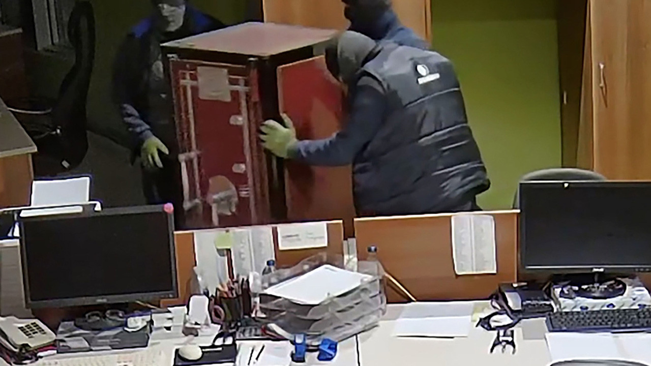 Manisa'da 2 milyon avroluk soygun polisin titiz çalışmasıyla aydınlatıldı