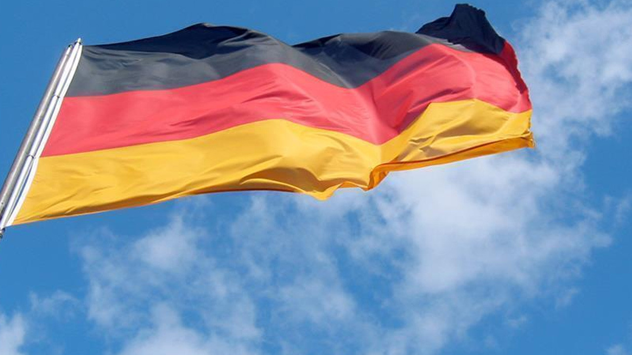 Almanya'da yılbaşı kutlamasında hava fişek 2 can aldı