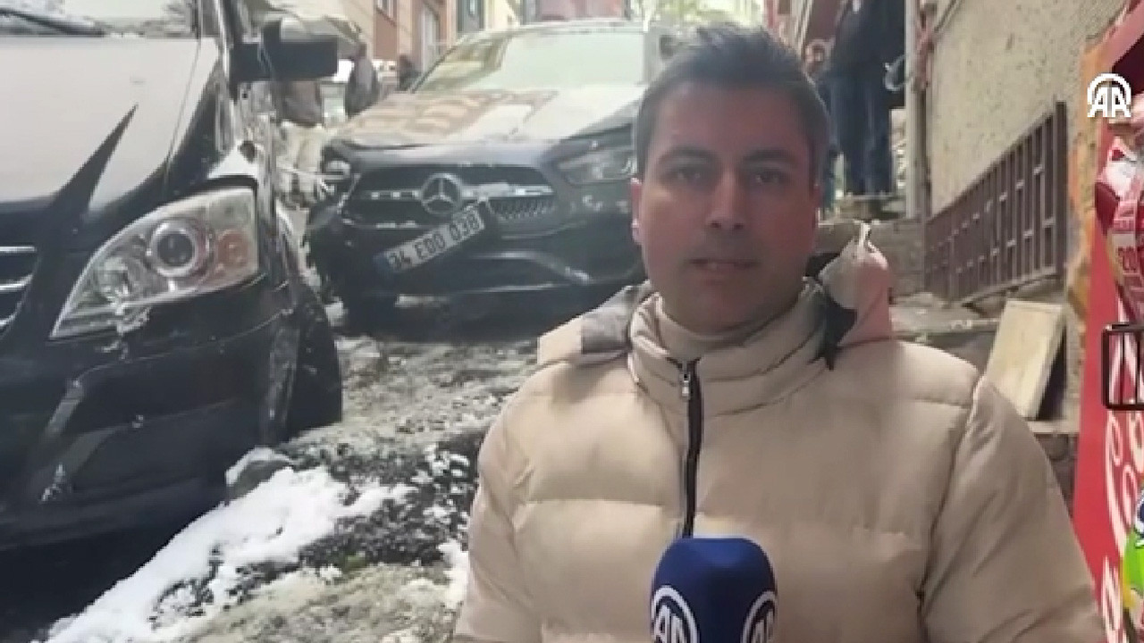 İstanbul'da kar nedeniyle çok sayıda trafik kazası meydana geldi