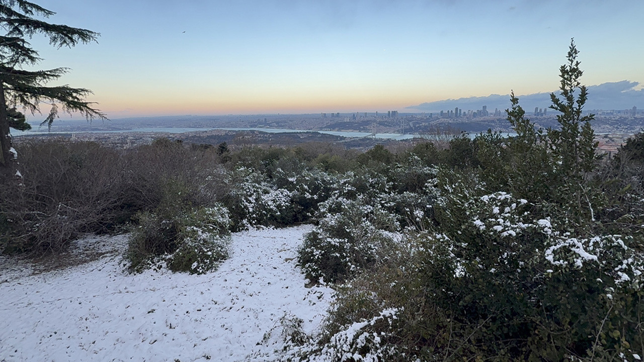 İstanbul'da kar yağışı sürüyor! Bu ilçeler bembeyaz oldu