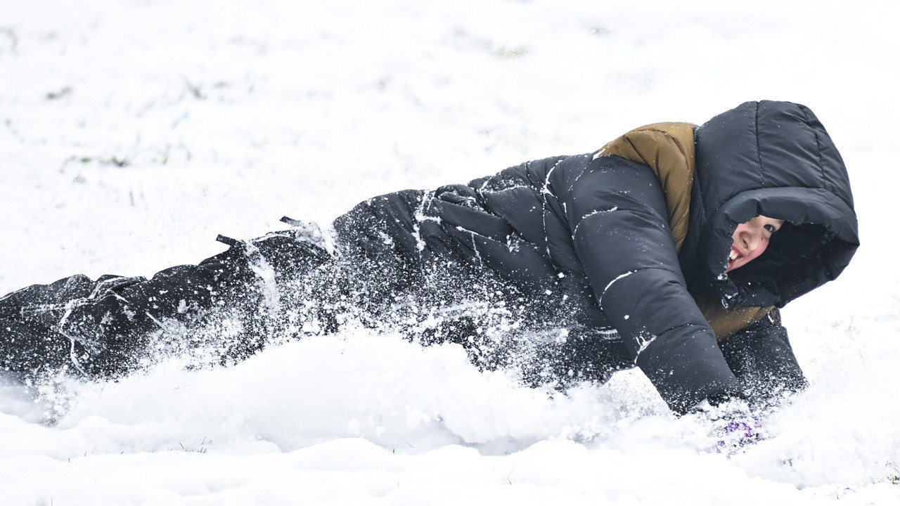 Kar yağışı nedeniyle okullar tatil edildi! 2 Ocak Cuma okullar tatil olan iller
